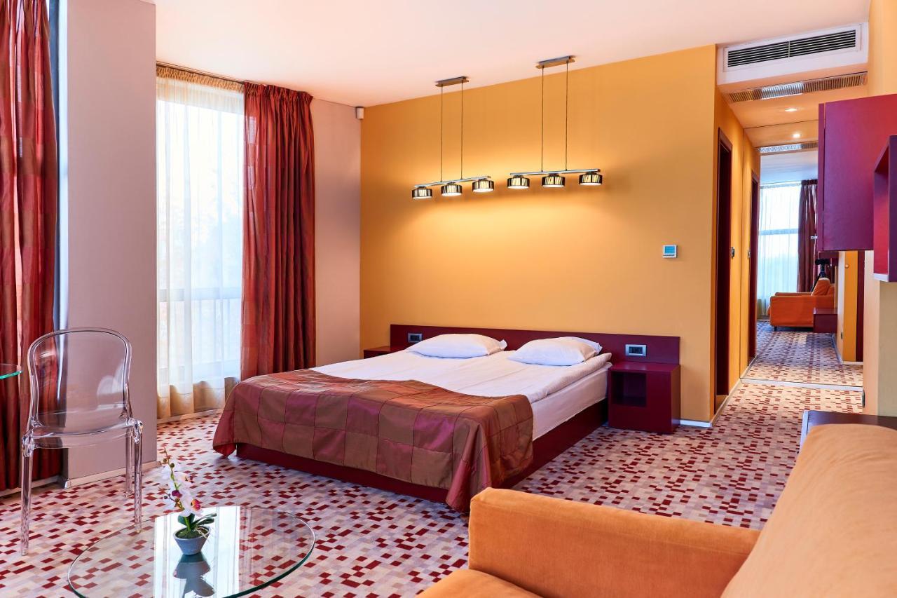 Monet Hotel بلوفديف المظهر الخارجي الصورة