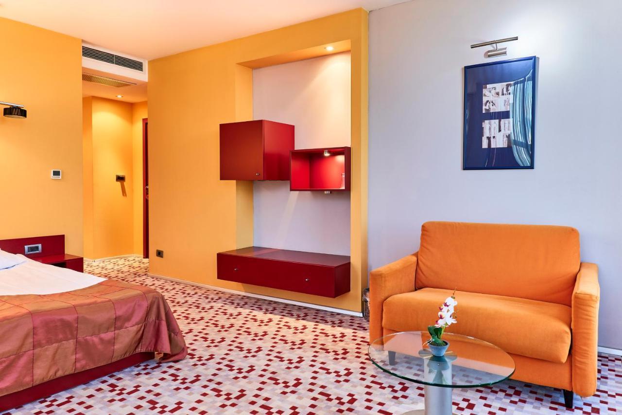 Monet Hotel بلوفديف المظهر الخارجي الصورة