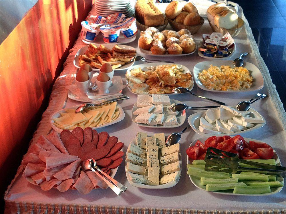 Monet Hotel بلوفديف المطعم الصورة