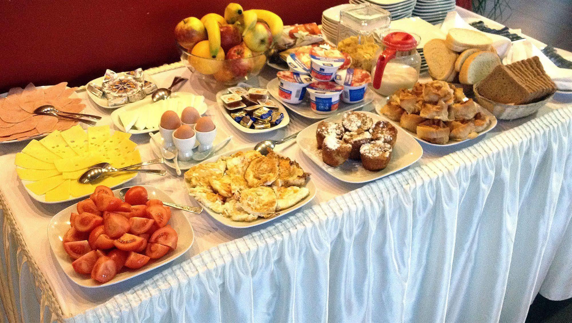 Monet Hotel بلوفديف المطعم الصورة
